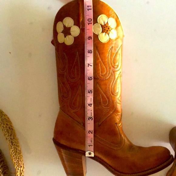 White Daisy Flower Vintage Brown Cowboy Boots - Picture 7 of 11